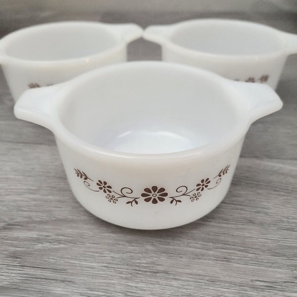 Vintage‎ 70's Dynaware Pyrorey White Milk Glass Caserole Bowls Floral Daisy